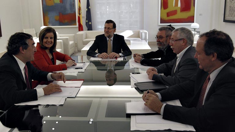 Rajoy: "Hemos acordado estudiar medidas de protecci&oacute;n social, abordar la reforma de la formaci&oacute;n y del empleo juvenil"