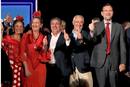El presidente nacional del PP, Mariano Rajoy, junto al l&iacute;der de los populares andaluces, Javier Arenas , y el candidato a la alcadia de Sevilla, Juan Ignacio Zoido, en la tradicional pegada de carteles.