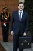 Rajoy posa ante la entrada del interior de La Moncloa