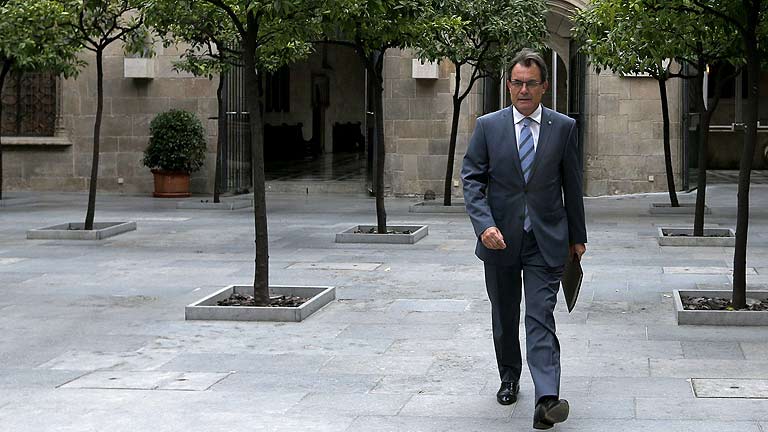 Rajoy recibe a Mas en la Moncloa con la amenaza de un posible adelanto electoral