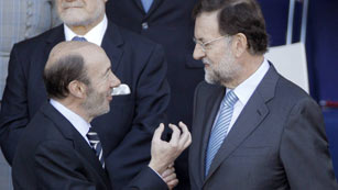 Ver v&iacute;deo  'Rajoy recibe por primera vez a Rubalcaba en la Moncloa'
