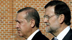 Ver vídeo  'Rajoy reitera que en 2014 habrá crecimiento económico'