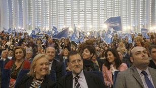 Ver v&iacute;deo  'Rajoy y Rubalcaba apoyan a sus candidatos en Asturias'