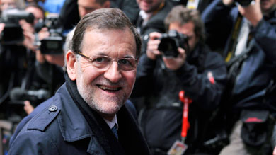 Rajoy: "No van a encontrarme en ning&uacute;na pol&eacute;mica con un expresidente, menos con Aznar"