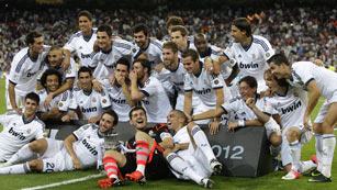 Ver v&iacute;deo  'El Real Madrid celebra la Supercopa en el Bernab&eacute;u'