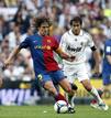 Duelo de capitanes. Puyol le ha ganado la partida a Ra&uacute;l.