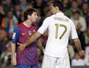 Barcelonas Messi argues with Real Madrids Arbeloa during their Spanish first division 