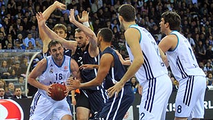 El Real Madrid pierde en Estambul la imbatibilidad en la Euroliga El Real Madrid pierde en Estambul la imbatibilidad en la Euroliga