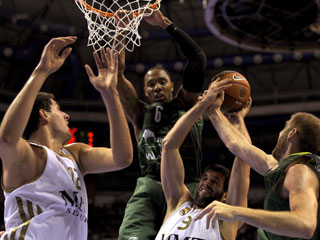 Ver v&iacute;deo  'El Real Madrid se impone al Unicaja (80-81)'