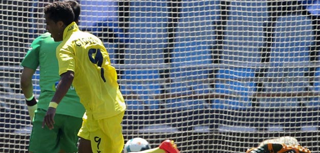 Giovani (9), del Villarreal, celebra el gol conseguido ante la Real Sociedad
