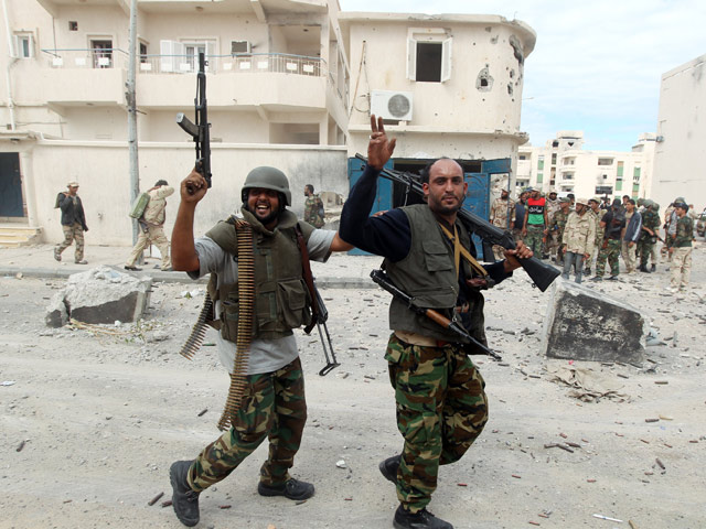Los rebeldes libios anuncian la conquista definitiva de Sirte, &uacute;ltimo basti&oacute;n de los gadafistas 