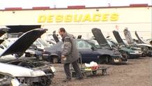 Rebuscando en los desguaces para alargar la vida al coche
