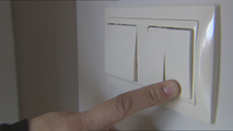 Ir al Video&nbsp;El recibo de la luz podr&iacute;a bajar un 6,7% tras concluir la subasta el&eacute;ctrica con ca&iacute;das del 15%