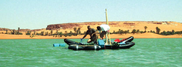 Recogida de sedimentos en el lago Yoa