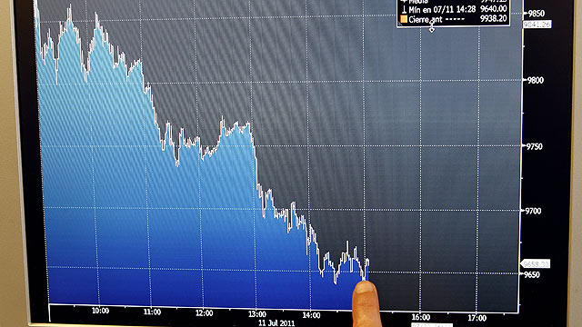 Las dudas sobre Italia llevan a la prima de riesgo espa&ntilde;ola a su r&eacute;cord y hunden a las Bolsas