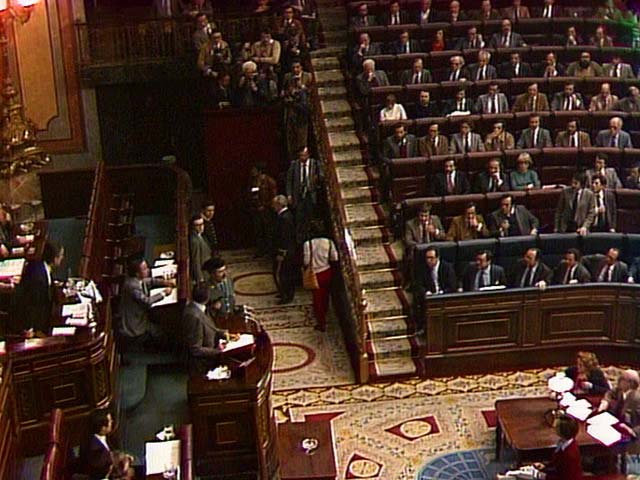 Hablamos con seis diputados que vivieron en primera persona el 23-F