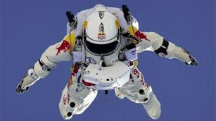 Ver vídeo  'Red Bull Stratos: el salto más grande de la historia, supersónico y estratosférico'