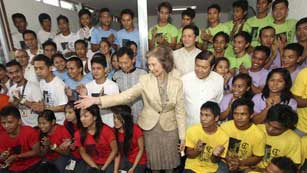 Ver v&iacute;deo  'La Reina ha iniciado hoy una visita oficial a Filipinas'