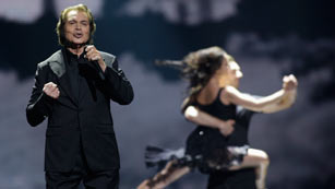 Ver v&iacute;deo  'Reino Unido - Engelbert Humperdinck - Love will set you free'