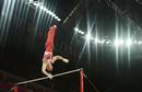 El brit&aacute;nico Sam Oldham, en la barra durante su rotaci&oacute;n en la final masculina de gimnasia art&iacute;stica, en la que Reino Unido ha logrado un hist&oacute;rico bronce.