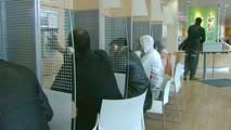 Ir al Video&nbsp;Reino Unido impone un test para cobrar el paro