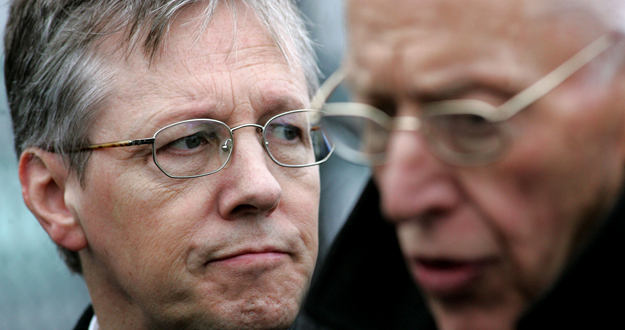 Robinson, junto a su antecesor en el cargo y menor pol&iacute;tico, Ian Paisley.
