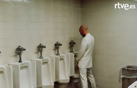 R.E.M., al desnudo en un libro de fotograf�as