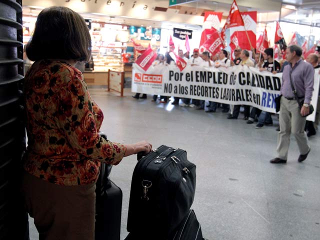 Ver v&iacute;deo  'Renfe cifra en 44 millones las p&eacute;rdidas por huelgas en 2010'