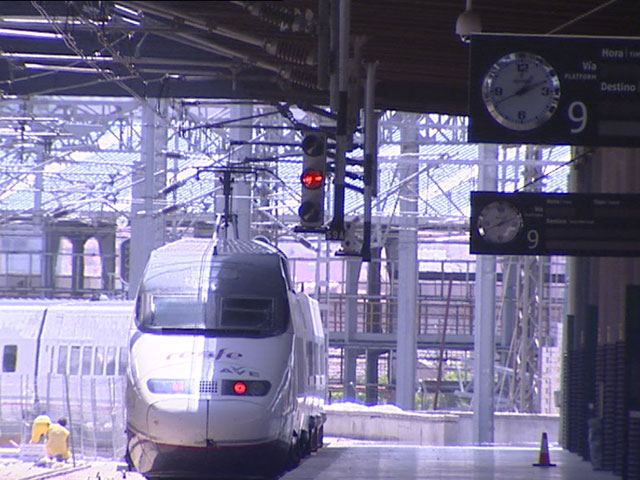 Renfe retira la promoci&oacute;n del 50 por ciento de descuento para compras v&iacute;a web a 24 horas de la salida