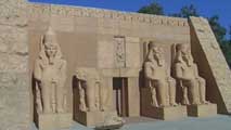 Ir al Video&nbsp;Una r&eacute;plica casi exacta del templo de Abu Simbel en Jerez de la Frontera