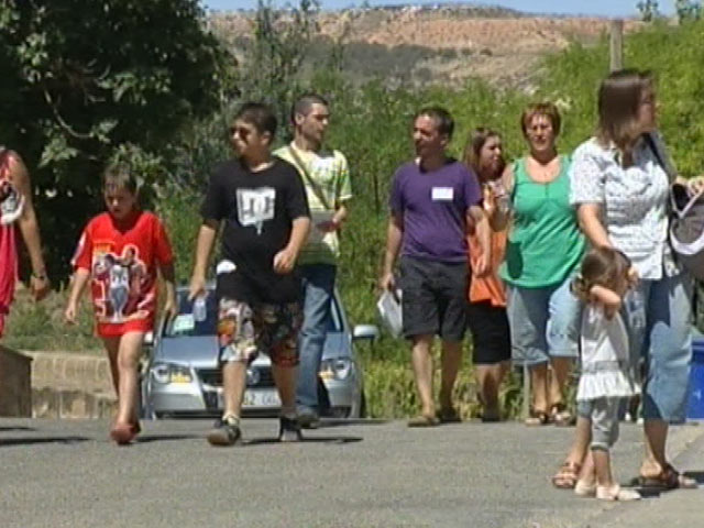 En Castelnou, Teruel, el ayuntamiento quiere repoblar el pueblo con familias