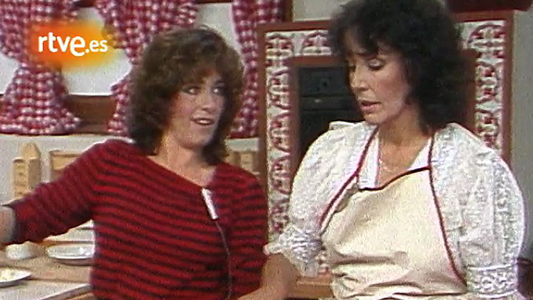 Con las manos en la masa - Cap&iacute;tulo 2: Elena Santonja y Carmen Maura cocinan un repollo relleno de carne y cardo con pi&ntilde;ones