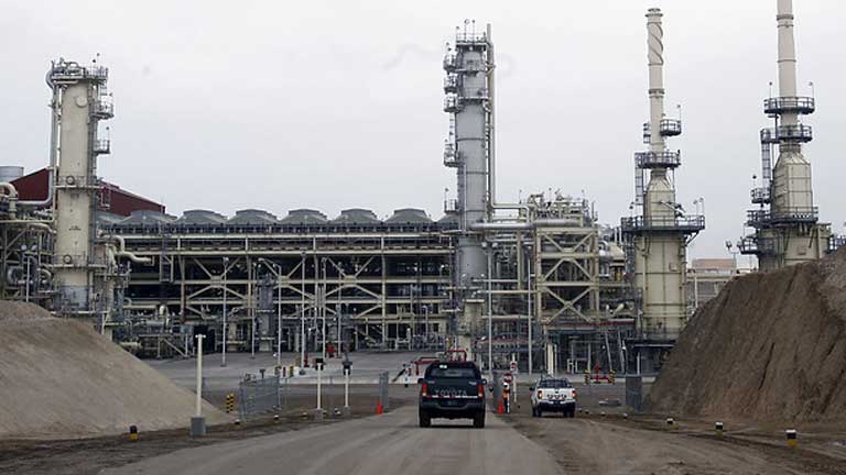 Repsol gana 2.000 millones en 2012, un 6% menos