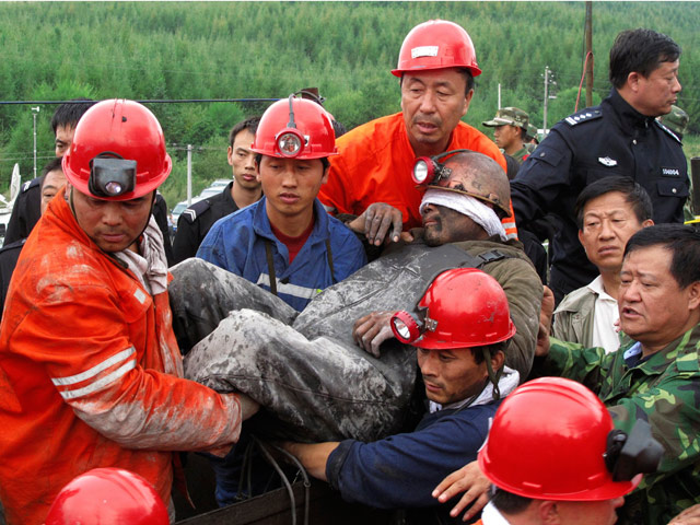 Rescatados 19 mineros chinos que llevaban una semana atrapados 