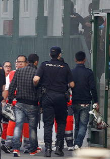RESCATADOS 25 INMIGRANTES DE UNA PATERA FRENTE A ALMER&Iacute;A