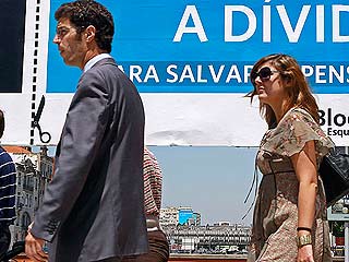 Ver v&iacute;deo  'El rescate obligar&aacute; a Portugal a dr&aacute;sticos recortes para reducir el d&eacute;ficit p&uacute;blico'