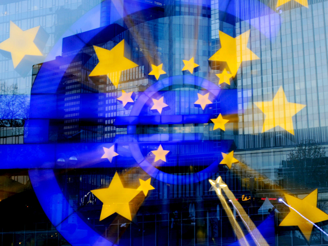 Los bancos centrales respaldan al euro comprando deuda p&uacute;blica