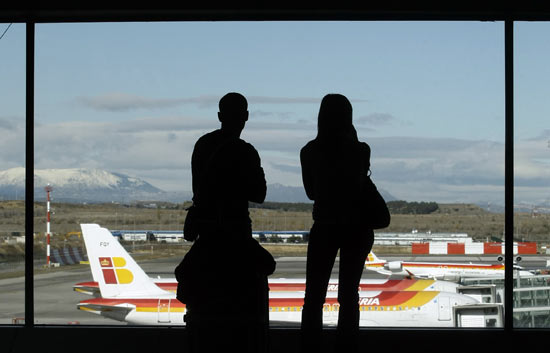 Retrasos en Barajas por la baja m�dica de siete controladores