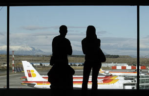 Ver v&iacute;deo  'Retrasos en Barajas por la baja m&eacute;dica de siete controladores'