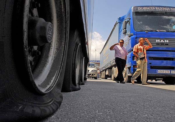 Reuni�n del Comit� Nacional del Transporte pro Carretera para analizar la huelga