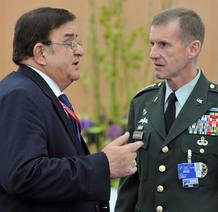 REUNIÓN DE LOS MINISTROS DE DEFENSA REUNIÓN DE LOS MINISTROS DE DEFENSA