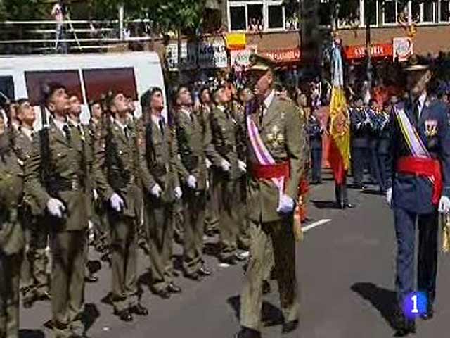 El Rey reaparece en el D&iacute;a de las Fuerzas Armadas