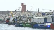 Ir al Video&nbsp;El rey visita Algeciras para apoyar a los pescadores y a la Guardia Civil