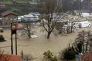 Desbordamiento del r&iacute;o Cadagua a supaso por el municipio vizca&iacute;no de Alons&oacute;tegi.