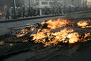 Cientos de personas se han lanzado por segundo d&iacute;a a las calles de Tesal&oacute;nica para protestar por la muerte del joven. Los disturbios se extienden por otras ciudades del pa&iacute;s.