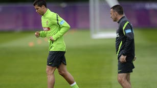 Ver v&iacute;deo  'Los rivales en la Eurocopa ultiman detalles'