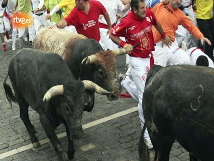 Ver v&iacute;deo  'RNE te narra el cuarto encierro de San Ferm&iacute;n 2011 en im&aacute;genes'
