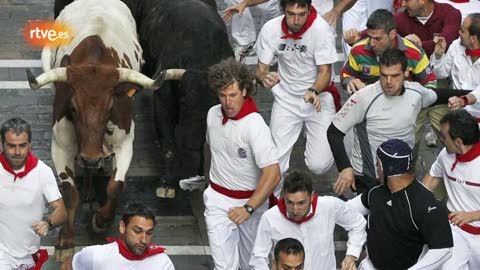 Ver v&iacute;deo  'RNE te narra el octavo encierro de San Ferm&iacute;n 2011 en im&aacute;genes'