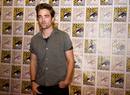Robert Pattison, a su llegada al Comic-Con 2012, que se celebra esta semana en San Diego (California, Estados Unidos). El actor present&oacute; junto al resto de sus compa&ntilde;eros la pel&iacute;cula Amanecer 2, &uacute;ltima entrega de la saga Crep&uacute;sculo, que llegar&aacute; a