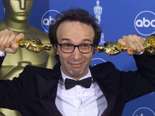 Ver v&iacute;deo  'Roberto Benigni consigue el Oscar a mejor actor por 'La vida es bella''